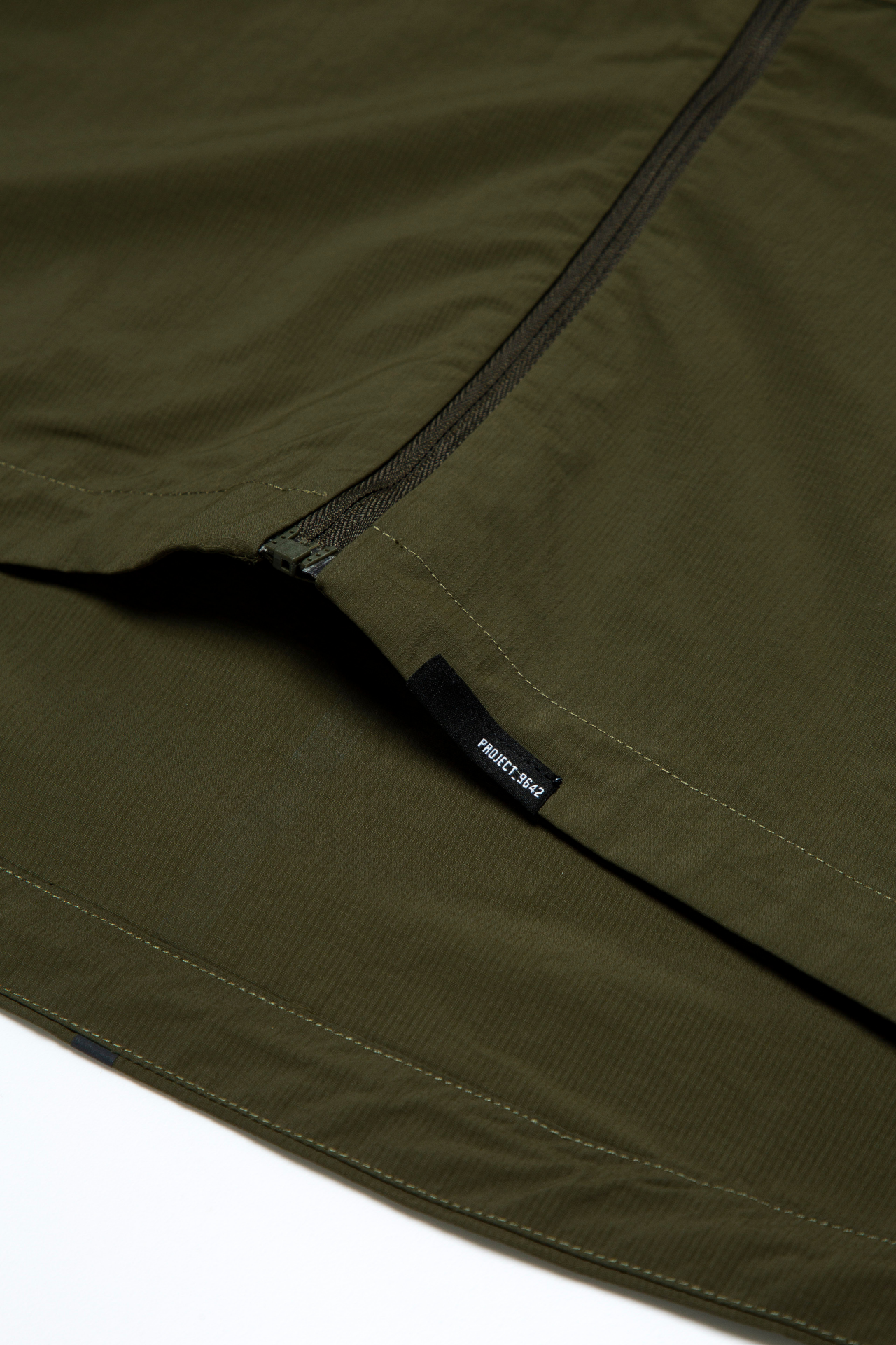06 / Windbreaker