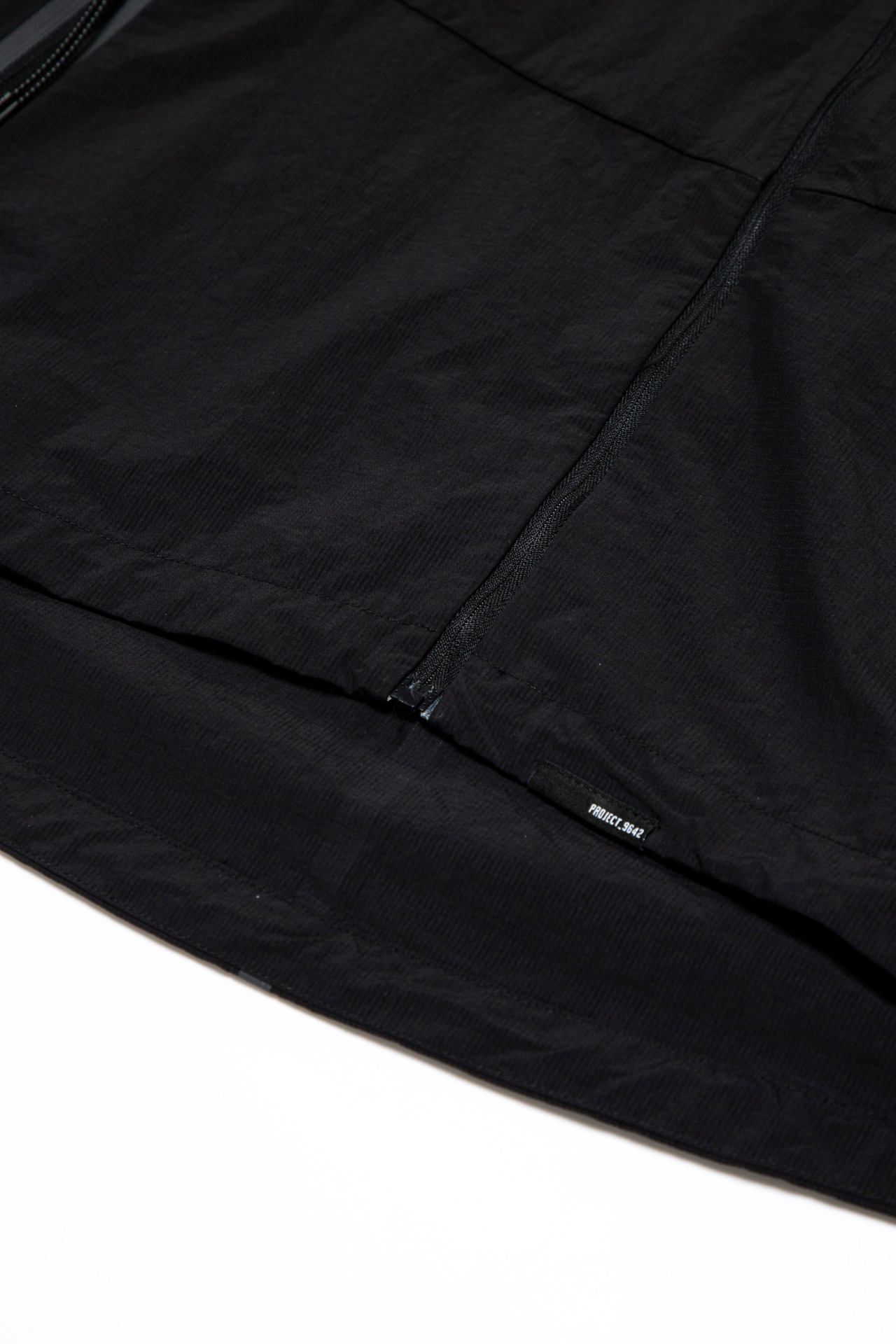 06 / Windbreaker